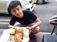 Eason拉麵店出糗！　撒芝麻失手「整罐泡湯」店員重煮