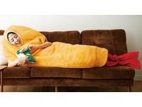 「炸蝦睡袋」今年冬天就靠你了！　溫暖懶躺沙發上