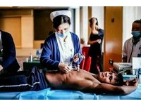 泰拳拳王戰績顯赫…美女護士幫體檢　生理反應出賣了他