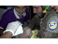 奇蹟沒再發生！敘利亞「堅強女嬰」3歲姊　空襲中被牆壓死
