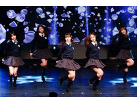 直擊／GFRIEND根本粉絲傻瓜！驚喜表演2倍速《Rough》