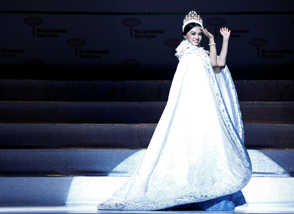 菲律宾小姐维索莎赢得2016世界小姐后冠(图/品牌提供)