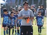 台南青年曾柏翰返鄉打拼　教足球創業人生