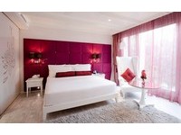 曼谷中心的平價五星酒店　超夢幻「粉紅房」一圓公主夢