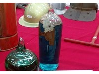 「台製滅火彈」的秘密　全在這罐古老「藍色藥水」中