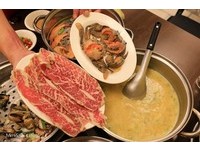 台南超人氣「海鮮塔」火鍋　湯底還可煮成牛肉蟹黃粥