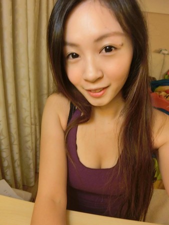 凶悍「恐龙妹」小米入侵美女云 性感热舞混搭