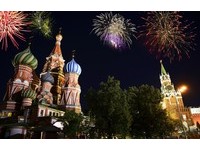 莫斯科紅場跨年與洋蔥頭齊倒數　神秘極光是上帝的煙火