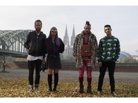 維密天使超模性感入鏡!DNCE首張錄音室大碟超人氣