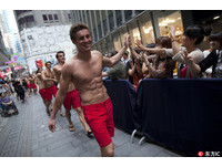 裸男不在業績差 A&F砸5億元提早關香港、南韓旗艦店