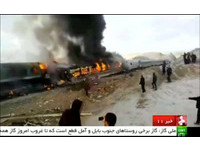 伊朗火車意外釀44死！天冷停駛遭追撞...車廂翻覆起火