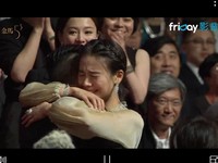 金馬獎瞬間／馬思純爆哭謝謝好姐妹！　周冬雨伸手抱緊