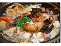 台中日式海鮮鍋物　吃得到活跳跳龍蝦、超大手臂蝦