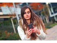 研究：用iPhone手機的人比較膚淺　竟然是因為女性？！