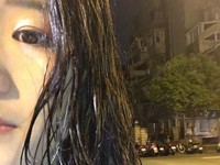 燙髮遇跳電濕漉漉 她分享照片網友驚讚:正妹無誤啊!