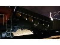 花蓮站火車追撞!列車人員跌落下車 1人受傷