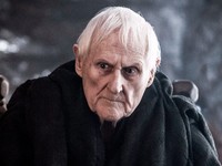 《冰與火之歌》93歲男星離世！演「伊蒙學士」已半失明