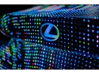 是車還是移動屏幕? Lexus LIT IS閃瞎你的眼