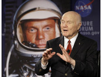 首位繞行地球軌道3圈！　美太空人葛倫逝世享壽95歲