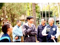 李欣耀訪新竹收容所　關心新竹神社保存現況