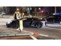 又一限量超跑撞毀 4000萬台幣的Lamborghini倫敦落難