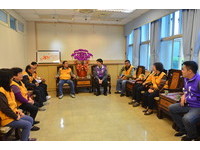 延平王廟捐愛心年菜 花蓮市資源整合分送弱勢