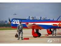 首批海軍「雙學籍」飛行學員 完成首次初教機單飛任務