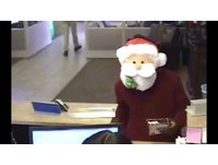 傻眼！搶銀行先Cos聖誕老人　發拐杖糖還祝「聖誕快樂！」