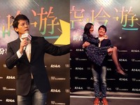 愛妻扮「聖誕老婆婆」給驚喜　謝哲青看到先笑歪！
