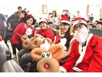 四個女生搞大物資捐贈網　百貨、物流龍頭做公益都找她