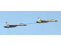 首曝夥伴式「空中加油」 遼寧艦同時用3起飛點放飛殲-15