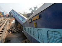1個月前才釀146死...印度坎普爾快速列車又脫軌　61傷、2命危