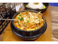 台中韓式料理店！道地濃郁豆腐鍋、小菜吃到飽