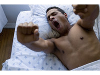 科學證實：男人裸睡「5大優點」　性慾越強、勃起更堅挺