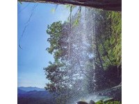 終年珠簾瀑布「銀河洞」　離台北市區最近的森林浴仙境
