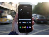 三星Galaxy A7(2017)初體驗:Note 7的手感、S7的拍照