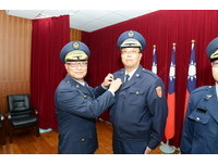台南市警局30位員警晉升　黃宗仁授階