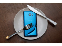 HTC U Ultra藍寶石版預購情報公開！售28,900元、28日上市