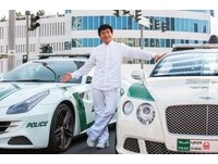 杜拜王子出借「世界最貴」超跑　成龍玩壞隔天再送一台