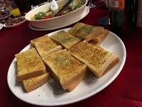 緯創尾牙驚見香蒜吐司　網友：是要幹掉蓬萊仙島果嗎？