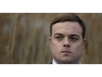 杜撰「希拉蕊做票」　美大學生一則假新聞賺68萬！