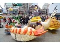 菠蘿油、蝦壽司花俏上街！台北燈節大遊行元宵登場