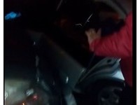 快訊／餘震結束30秒…台南轎車自撞　網聞巨響嚇「以為倒了」