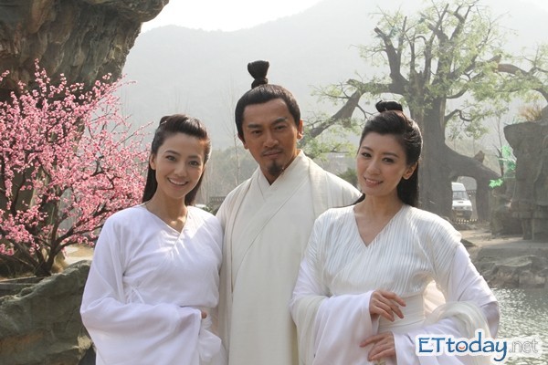 贾静雯,高圆圆《天龙八部》美逼王语嫣 吸百万人共赏
