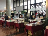 中原大學迎接新學期　舉辦「一千零一頁」書展