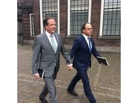 同志情侶手牽手被毆　荷蘭政客「男男指交」反性別暴力