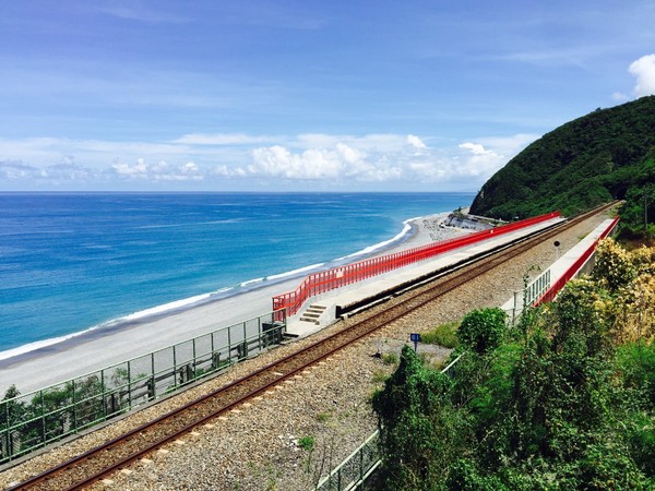 台东多良车站美景(图/华信航空提供)