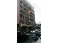 快訊／三峽公寓5樓火警　1名行動不便婦人救出命危