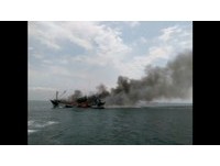 東港籍漁船驚傳起火！4人跳海逃生　船長痛心看船被火噬