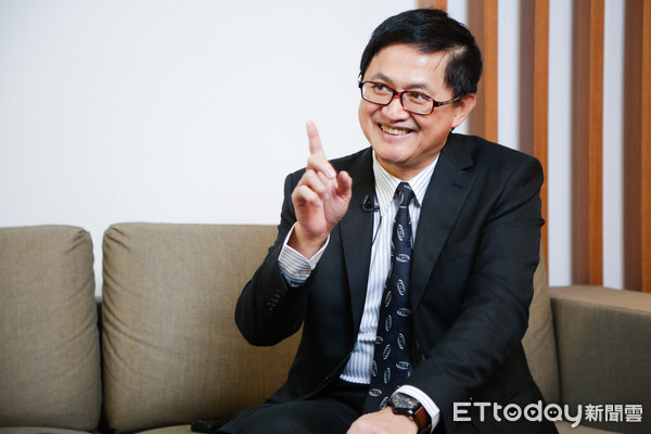 人脸辨识眼球虹膜技术...童子贤：半年到后半年之间会成熟